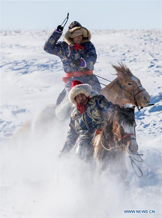 CHINA-INNER MONGOLIA-SNOWFIELD HORSE TAMING (CN)