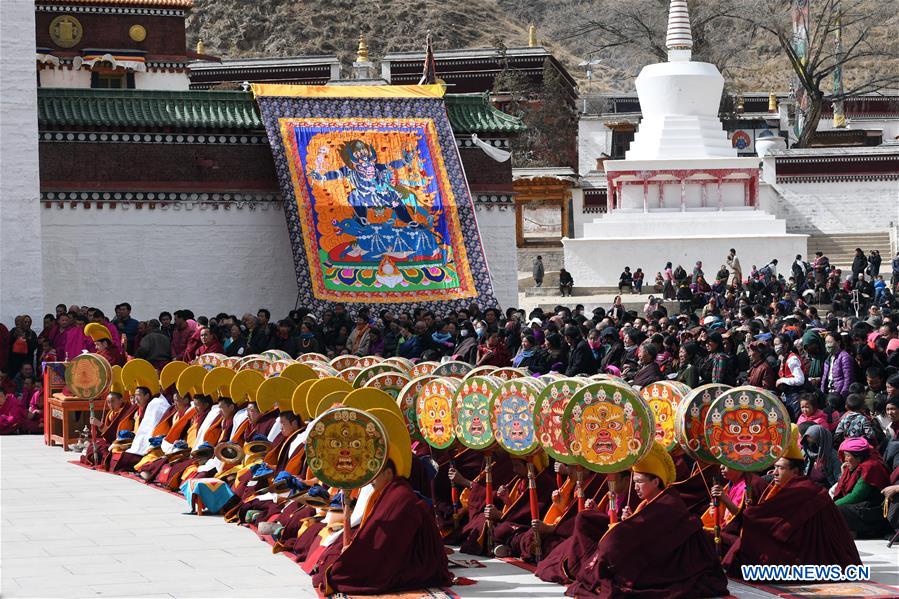 CHINA-GANSU-XIAHE-LABRANG MONASTERY-DANCE (CN)