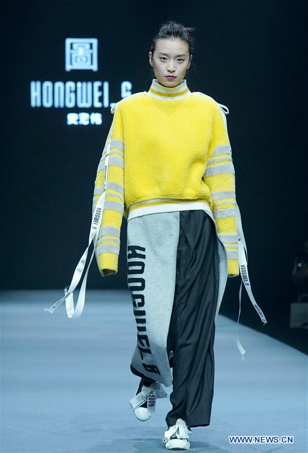 CHINA-BEIJING-FASHION WEEK-SHI HONGWEI (CN)