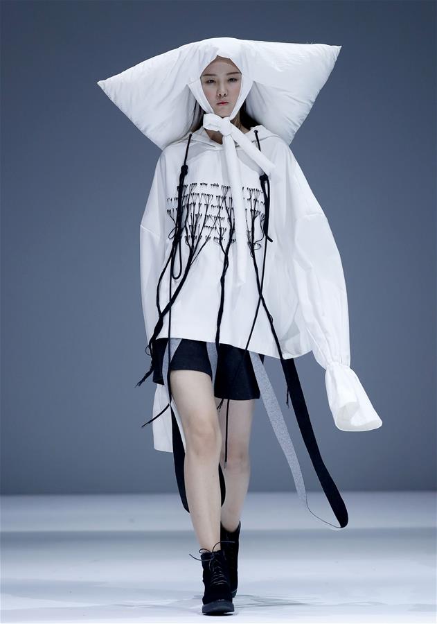 CHINA-BEIJING-GRADUATE FASHION WEEK (CN)