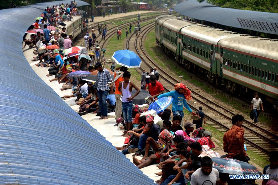 BANGLADESH-DHAKA-EID AL-FITR-TRAVELLERS