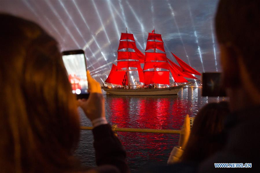 RUSSIA-ST. PETERSBURG-SCARLET SAIL FESTIVAL