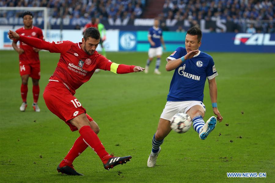 (SP)GERMANY-GELSENKIRCHEN-SOCCER-BUNDESLIGA-SCHALKE 04 VS MAINZ