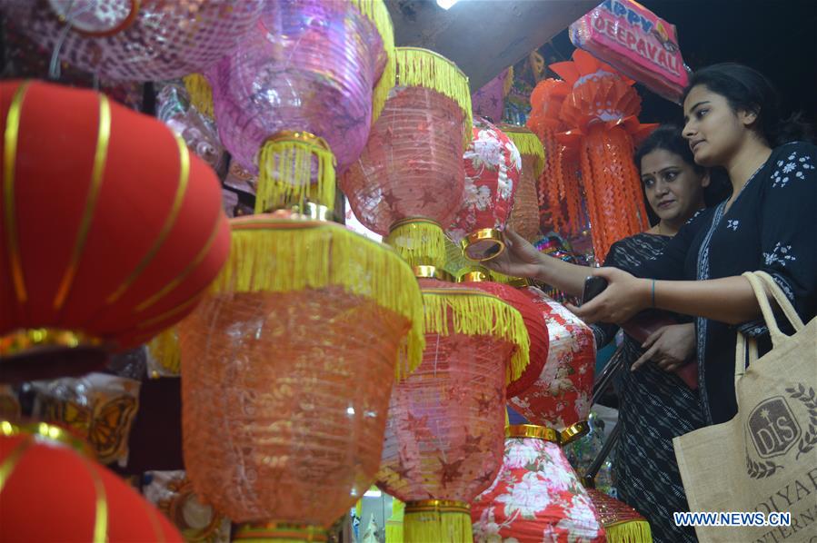 INDIA-BANGALORE-DIWALI FESTIVAL-LANTERNS