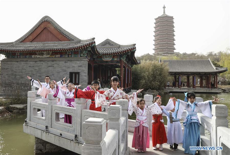 CHINA-BEIJING-QINGMING FESTIVAL-POETRY RECITING (CN)