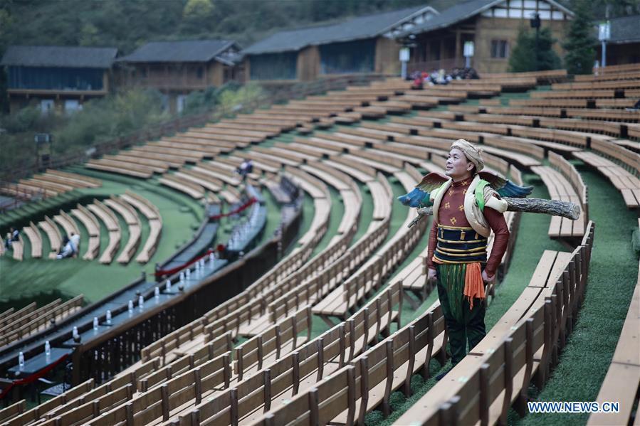 CHINA-CHONGQING-MAN OF DUAL ROLE (CN)