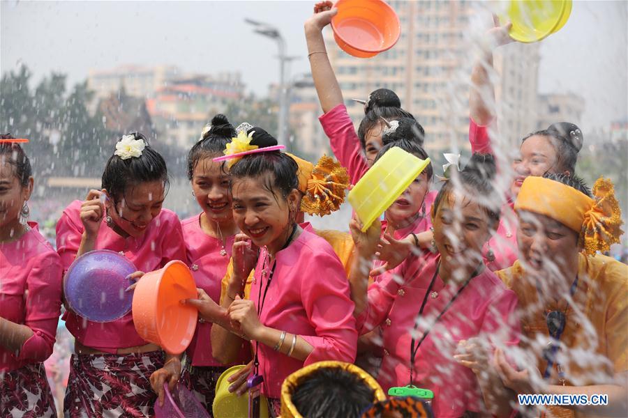 CHINA-YUNNAN-XISHUANGBANNA-WATER SPRINKLING FESTIVAL (CN)