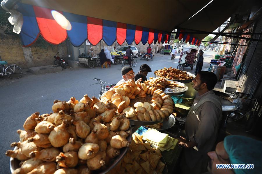 PAKISTAN-RAWALPINDI-RAMADAN-IFTAR-FOOD