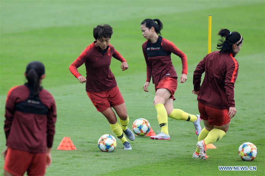 (SP)FRANCE-LE HAVRE-2019 FIFA WOMEN'S WORLD CUP-ROUND OF 16-CHINA-TRAINING SESSION