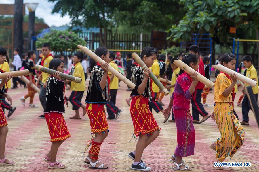 (SP)CHINA-YUNNAN-MANGSHI-MUNAO DANCING