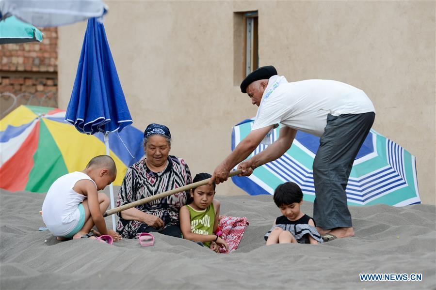 CHINA-XINJIANG-TURPAN-SAND THERAPY(CN)