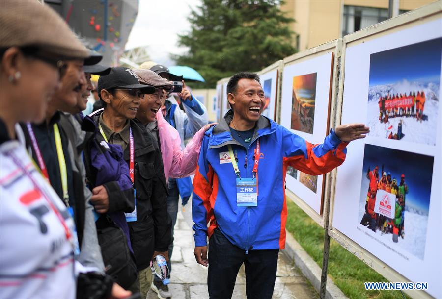 (InTibet) CHINA-TIBET-MOUNT QOMOLANGMA-PHOTOGRAPHER-MOUNTAIN GUIDE-ZHAXI CERING (CN)