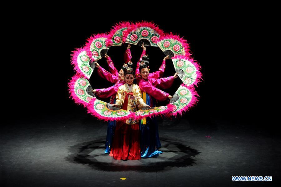 KUWAIT-KUWAIT CITY-KOREAN FOLK DANCE SHOW