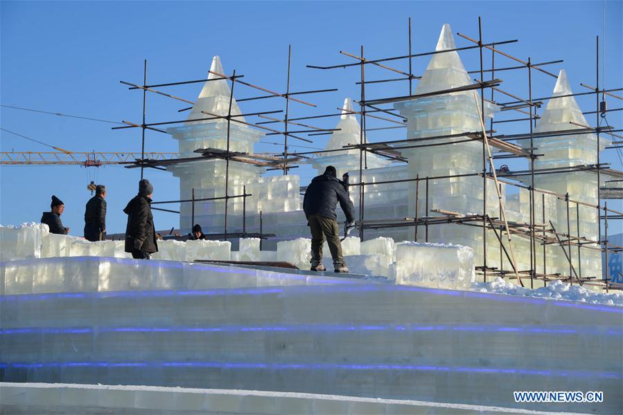 CHINA-INNER MONGOLIA-MANZHOULI-ICE SCULPTURE-PREPARATION (CN)