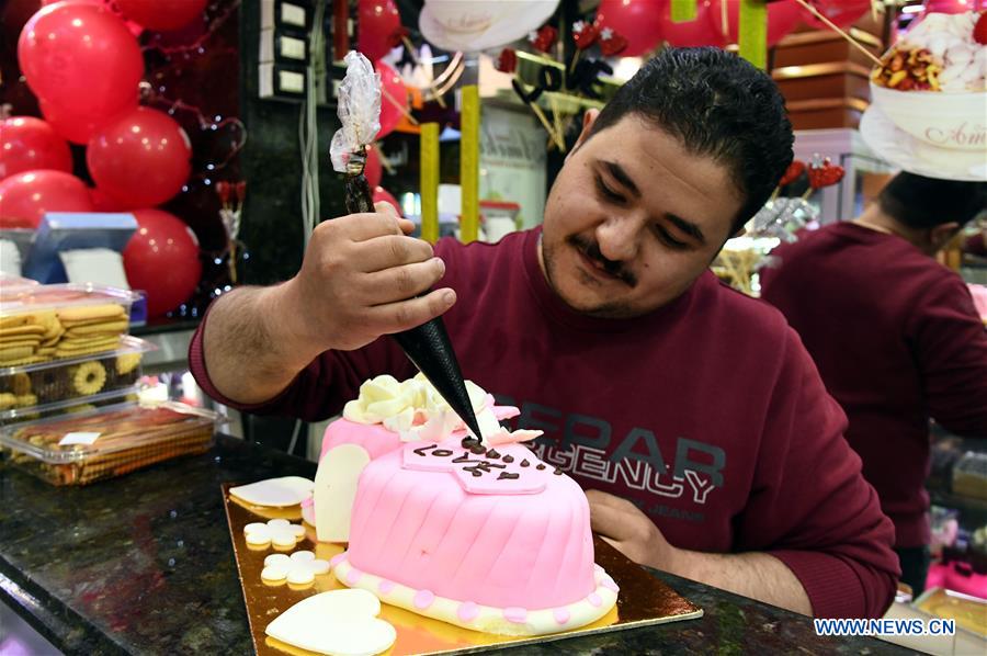 SYRIA-DAMASCUS-VALENTINE'S DAY-CAKE