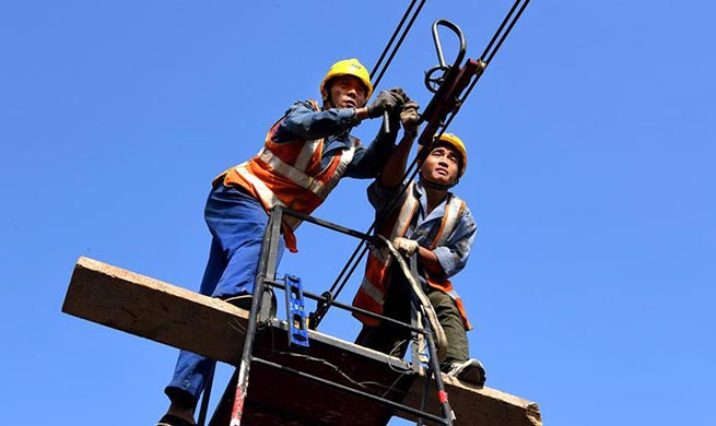 Rail workers stick to jobs during Mid-Autumn Festival