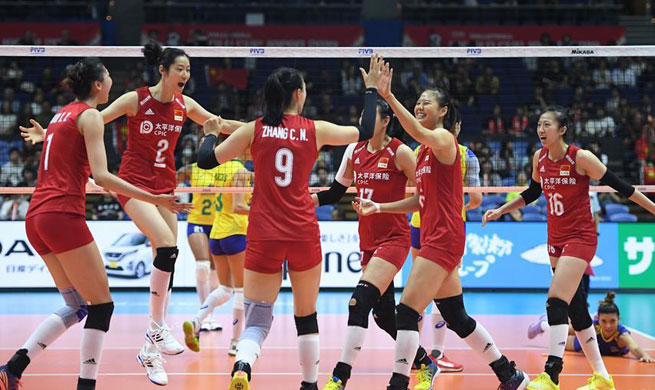 Leaders China, United States fight hard for 3-2 win, to meet on Monday