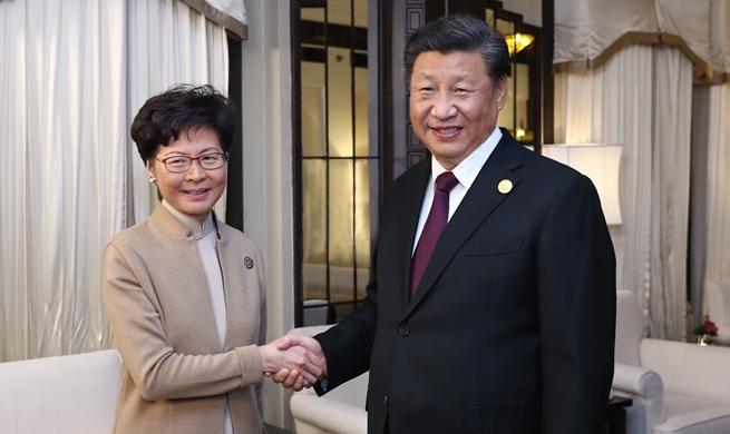 Xi meets HKSAR chief executive