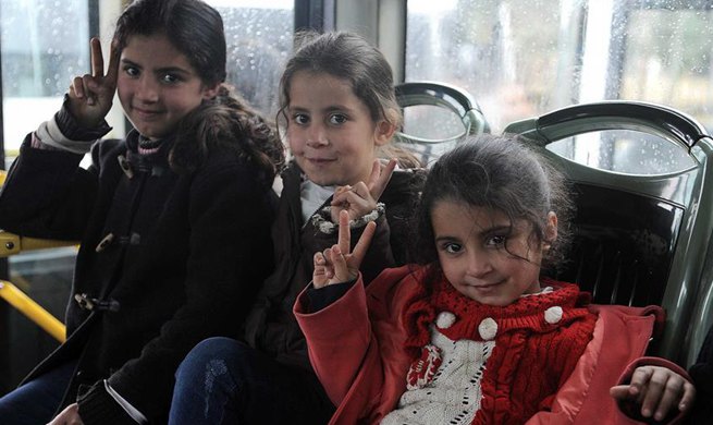 1,400 Syrian refugees return home from Lebanon