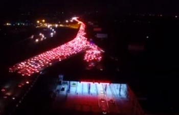 Massive traffic jam coming into Beijing after Qingming Festival break