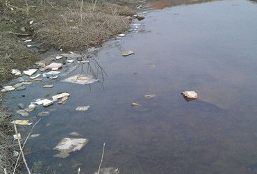 信用危機之一:水源地“垃圾圍城” 水品質(zhì)保障在哪
