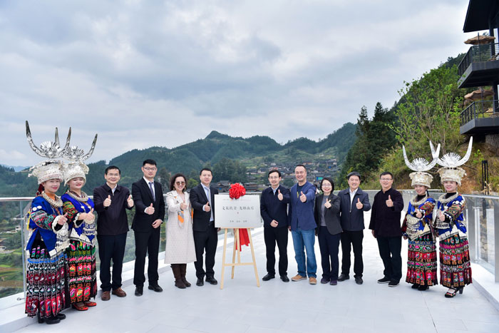 鞏固扶貧成果 融創(chuàng)以&ldquo;龍?zhí)翗颖?rdquo;為典范建立扶貧長效機(jī)制