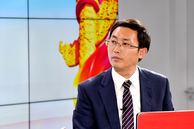 繼往是為了開來(lái)，那么開什么來(lái)？我們的未來(lái)是什么？我們現(xiàn)在站在什么歷史方位上？往哪里去走？