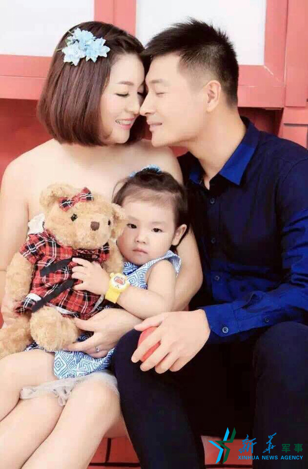 &uarr;資料圖片：張超一家三口合影。