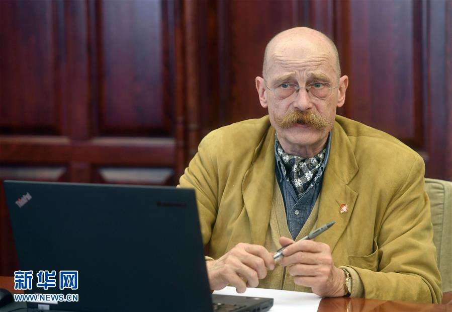 （圖文互動(dòng)）（3）中國發(fā)展進(jìn)入新時(shí)代&mdash;&mdash;9名外籍語言專家眼中的十九大報(bào)告