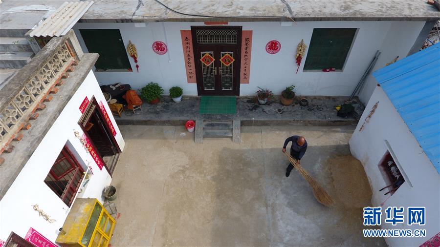 （走基層 聽(tīng)民聲）（3）貧困戶(hù)王萬(wàn)才的&ldquo;詩(shī)意&rdquo;脫貧路