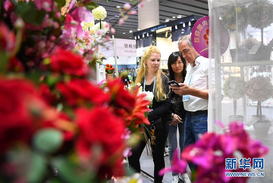 （新華全媒頭條&middot;圖文互動）（2）揮寫中國與世界交融發(fā)展新畫卷&mdash;&mdash;以習近平同志為核心的黨中央引領(lǐng)中國深層次全方位開放紀實