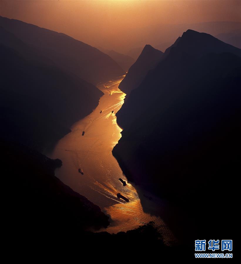 （百城百縣百企調(diào)研行&middot;圖文互動）（7）建設長江綠色走廊再譜新章&mdash;&mdash;長江三峽集團發(fā)展紀實