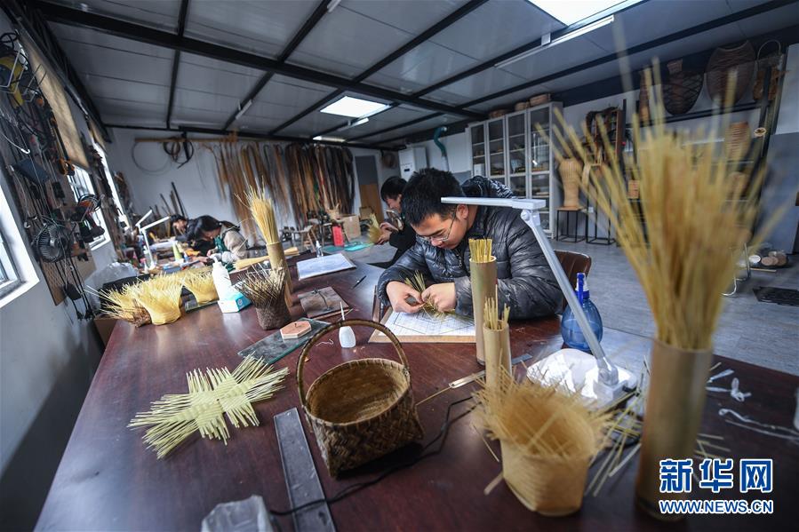 （慶祝改革開(kāi)放40周年基層行&middot;鄉(xiāng)鎮(zhèn)篇&middot;圖文互動(dòng)）（4）烏鎮(zhèn)40年：根里的靜與脈中的動(dòng)