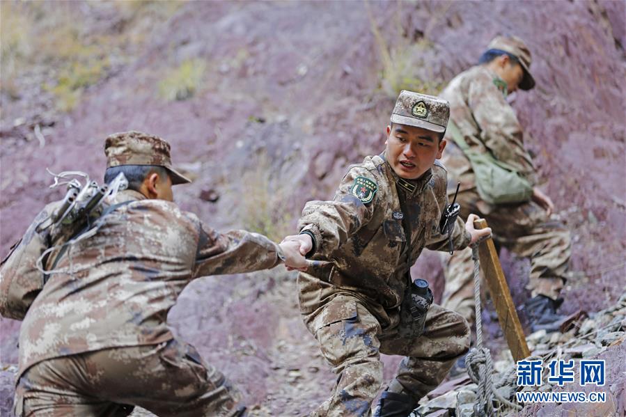 （向奉獻(xiàn)者致敬&middot;圖文互動(dòng)）（2）情注一纜通滇藏&mdash;&mdash;記某信息通信基地四營(yíng)五連連長(zhǎng)翁春芳