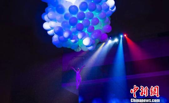 圖為燈光節(jié)現(xiàn)場。寧波文化廣場供圖