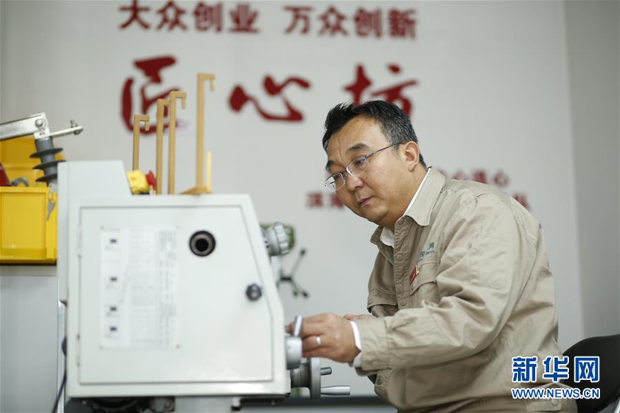 （改革先鋒風(fēng)采&middot;圖文互動(dòng)）（3）張黎明：譜寫(xiě)新時(shí)代勞動(dòng)者之歌 