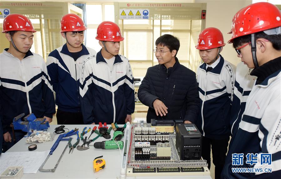 （新華全媒頭條&middot;個(gè)稅專項(xiàng)附加扣除&middot;圖文互動）（2）深化個(gè)稅改革的關(guān)鍵一步&mdash;&mdash;聚焦個(gè)稅專項(xiàng)附加扣除暫行辦法