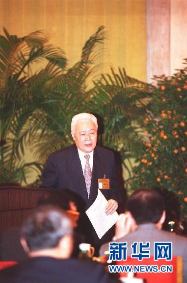 （改革先鋒風(fēng)采&middot;圖文互動）許崇德：學(xué)而為憲六十載