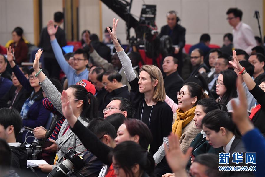 （兩會）（4）農(nóng)業(yè)部部長韓長賦等就&ldquo;實施鄉(xiāng)村振興戰(zhàn)略 推動農(nóng)業(yè)轉(zhuǎn)型升級&rdquo;答記者問