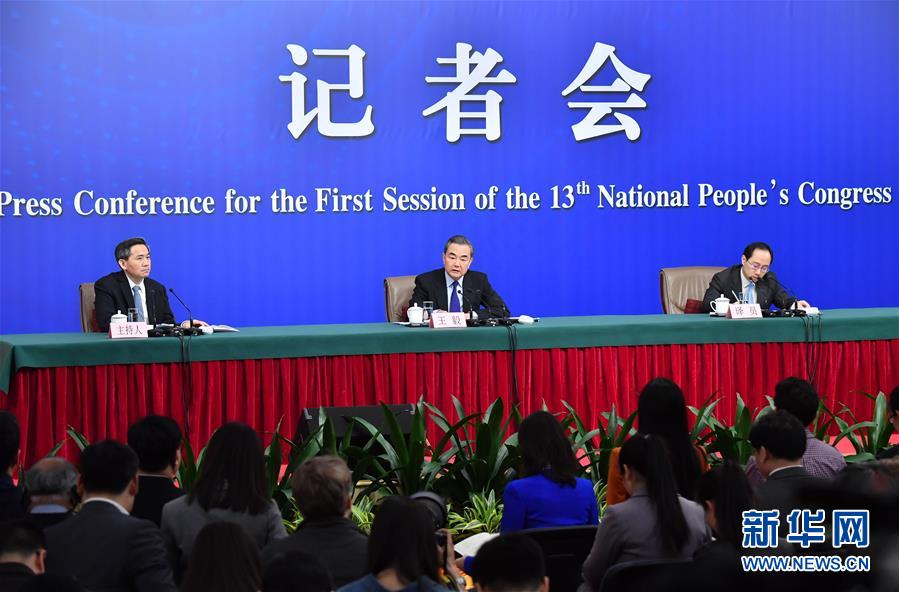（兩會(huì)&middot;XHDW）（7）外交部部長(zhǎng)王毅就&ldquo;中國(guó)的外交政策和對(duì)外關(guān)系&rdquo;答記者問(wèn)