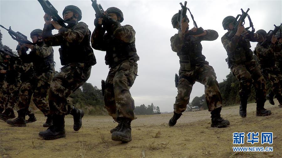 （新春走基層&middot;圖文互動）（1）實戰(zhàn)化的&ldquo;味道&rdquo;&mdash;&mdash;走進武警雪豹突擊隊
