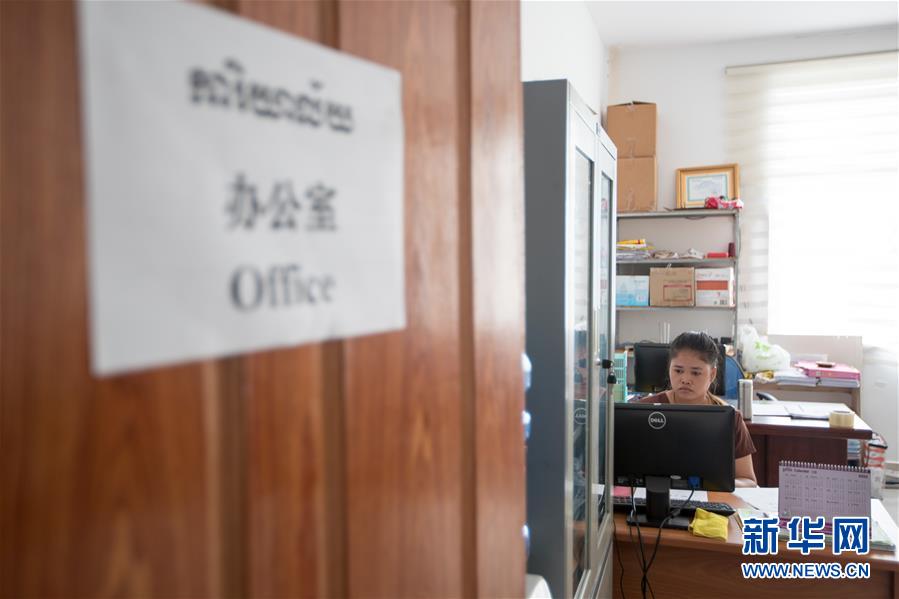 （國際&middot;&ldquo;一帶一路&rdquo;高峰論壇&middot;圖文互動(dòng)）（3）柬埔寨90后姑娘在西港特區(qū)收獲成長(zhǎng)與愛情