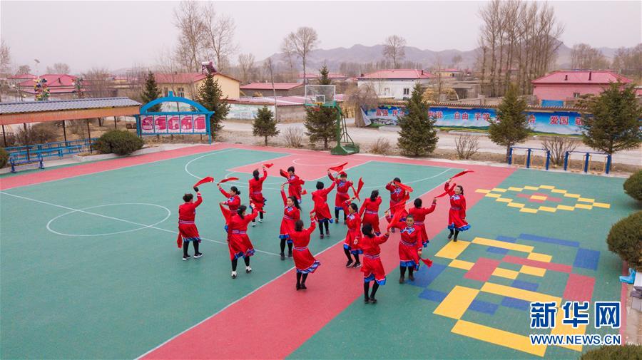 （壯麗70年&middot;奮斗新時代&middot;圖文互動）（3）情同一家，守望相助，共奔小康&mdash;&mdash;內(nèi)蒙古興安盟巴彥敖包嘎查民族團結(jié)見聞