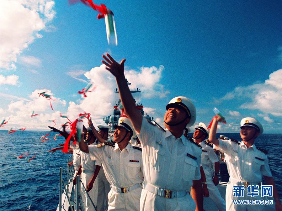 （新華全媒頭條·人民海軍70年·圖文互動）（1）向海圖強春潮涌——黨中央、中央軍委和習(xí)主席關(guān)心人民海軍建設(shè)發(fā)展紀(jì)實