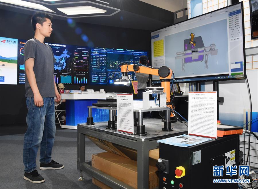 （在習近平新時代中國特色社會主義思想指引下&mdash;&mdash;新時代新作為新篇章&middot;圖文互動）（3）與中國服務(wù)貿(mào)易共成長&mdash;&mdash;&ldquo;多會合一&rdquo;京交會開啟中國服貿(mào)&ldquo;新大門&rdquo;