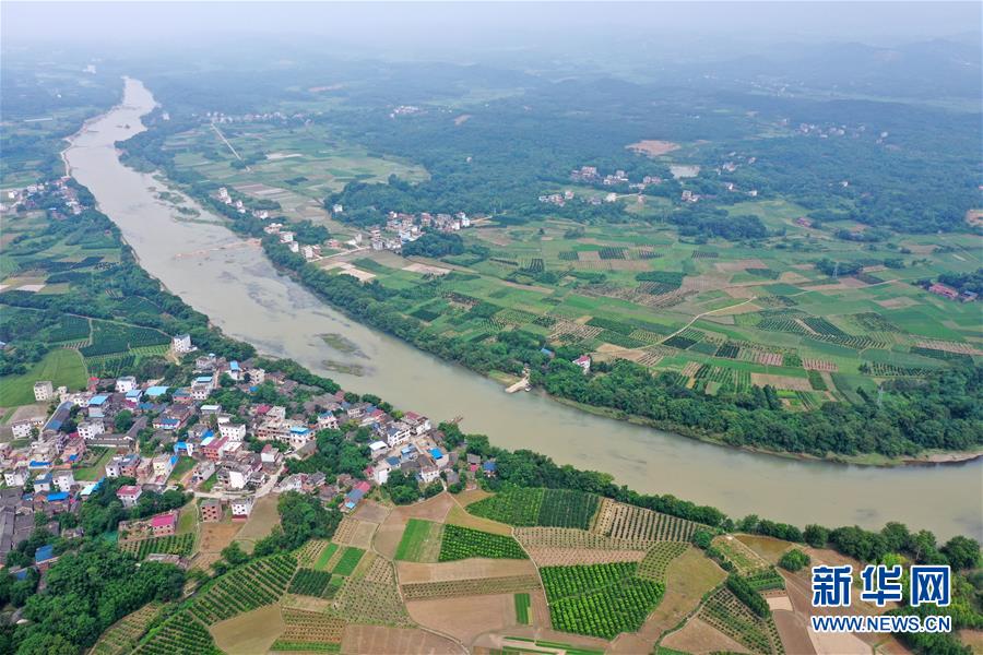 （壯麗70年&middot;奮斗新時(shí)代&mdash;&mdash;記者再走長(zhǎng)征路&middot;圖文互動(dòng)）（1）為有犧牲多壯志，敢教日月?lián)Q新天&mdash;&mdash;重返紅軍血戰(zhàn)現(xiàn)場(chǎng)