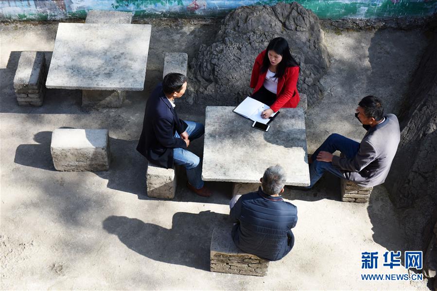 （新華全媒頭條&middot;圖文互動(dòng)）（7）咱們村里的年輕人&mdash;&mdash;記奮戰(zhàn)在貴州脫貧攻堅(jiān)一線(xiàn)的青年