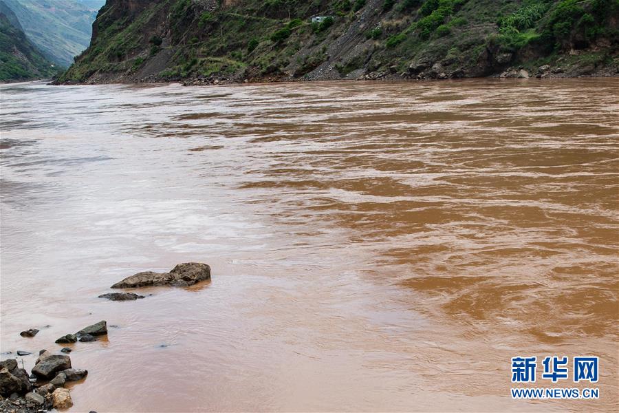 （新華全媒頭條&middot;壯麗70年&middot;奮斗新時(shí)代&mdash;&mdash;記者再走長征路&middot;圖文互動(dòng)）（7）前進(jìn)，向著光明的方向&mdash;&mdash;尋訪金沙江畔紅色印記