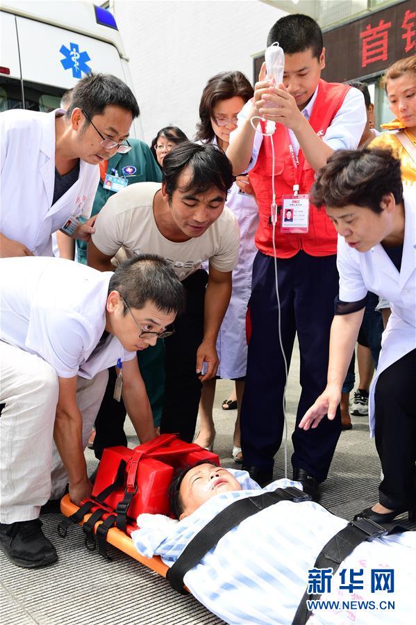 （新華全媒頭條&middot;圖文互動(dòng)）（10）有一絲希望，就盡百倍努力&mdash;&mdash;貴州水城&ldquo;7&middot;23&rdquo;特大山體滑坡72小時(shí)救援紀(jì)實(shí)