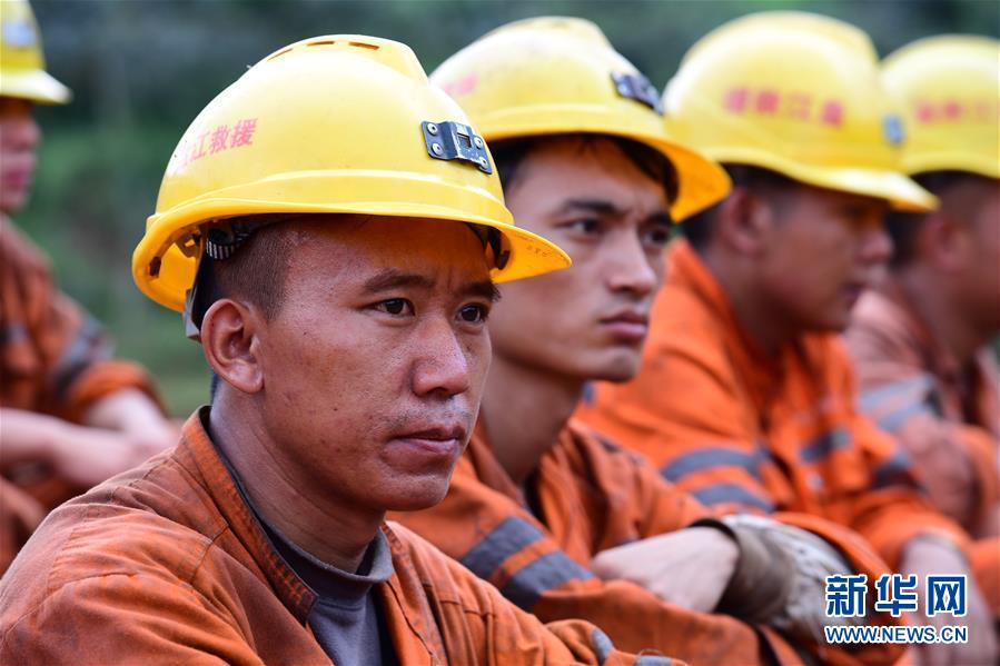 （新華全媒頭條&middot;圖文互動(dòng)）（8）有一絲希望，就盡百倍努力&mdash;&mdash;貴州水城&ldquo;7&middot;23&rdquo;特大山體滑坡72小時(shí)救援紀(jì)實(shí)